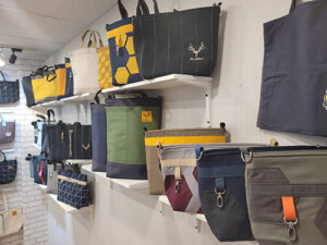 聾狂人帆布包：激勵奮進，以夢縫織未來